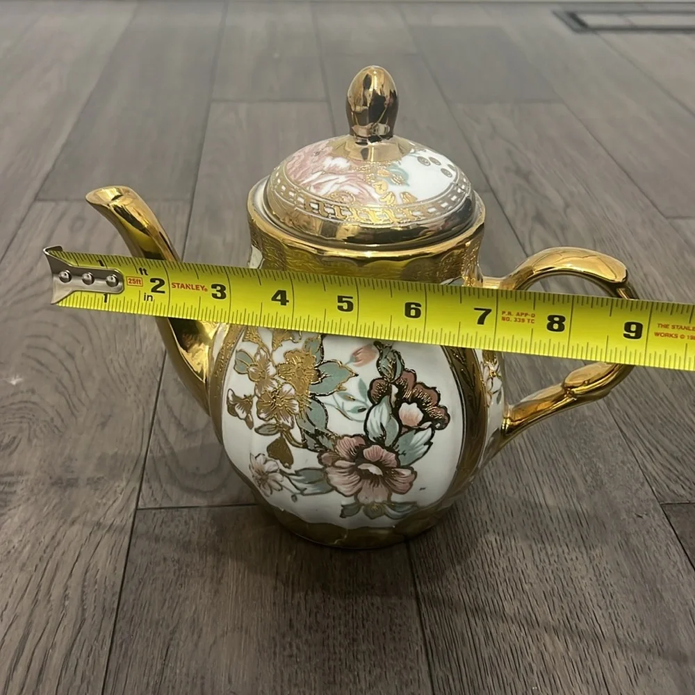 Elegant glass decorative floral teapot